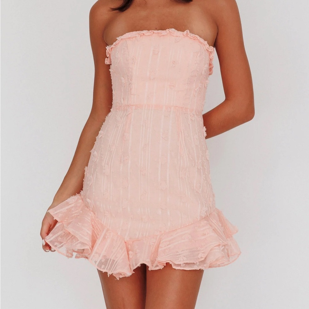 Selfie Leslie Strapless Blush Dress